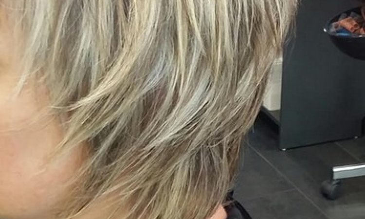 Coupe tendance avec dégradé de couleur pour femme - Mauriac - Art et Coiffure